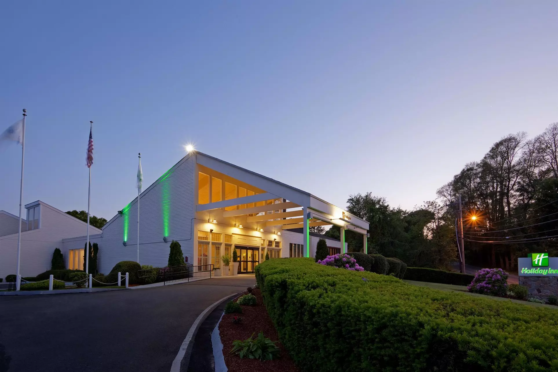 Iris Hotel Cape Cod - Primary Image