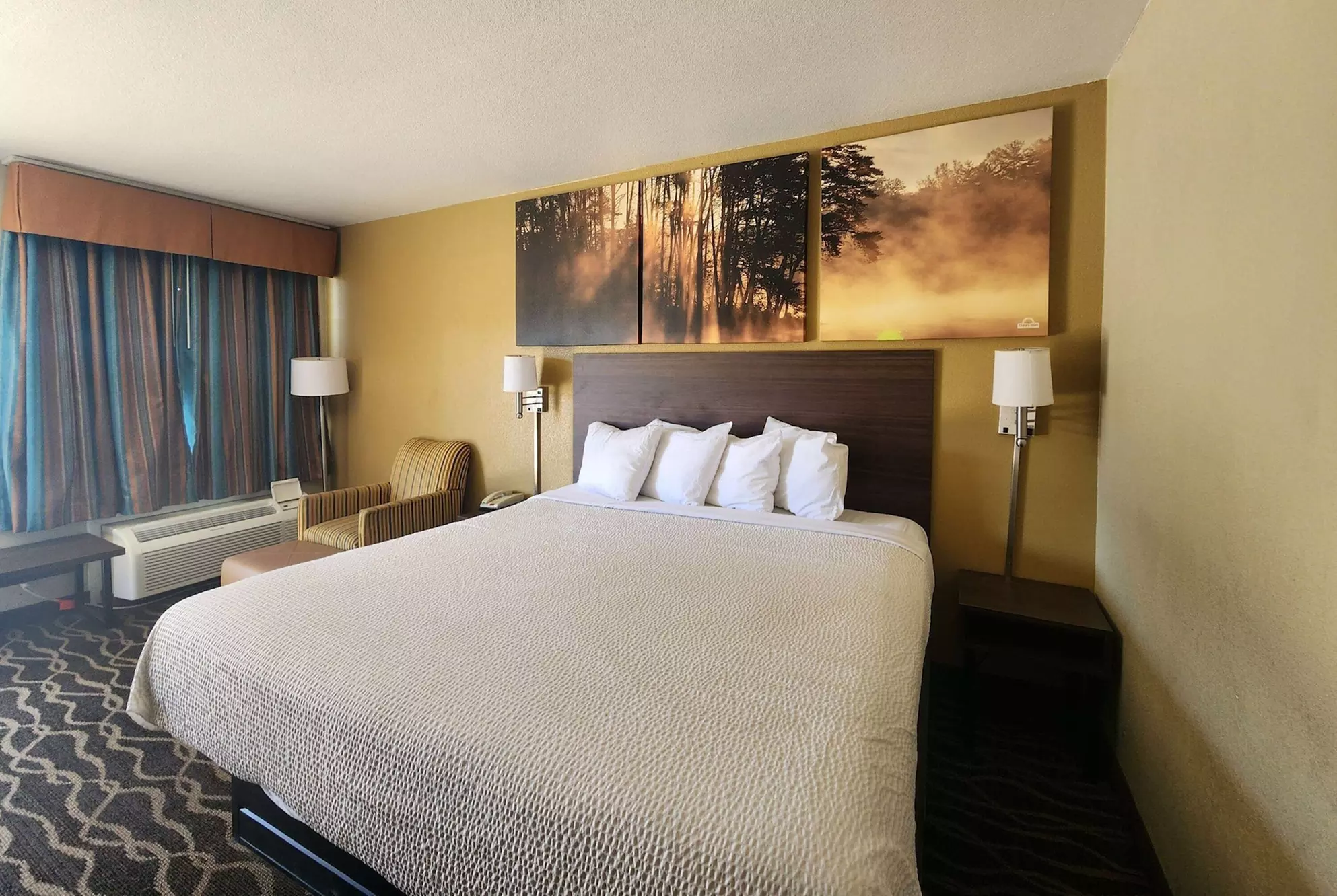 Days Inn by Wyndham Leesville - Primary Image