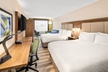 Holiday Inn Express Ft. Lauderdale Cruise-Airport by IHG - Second Medium