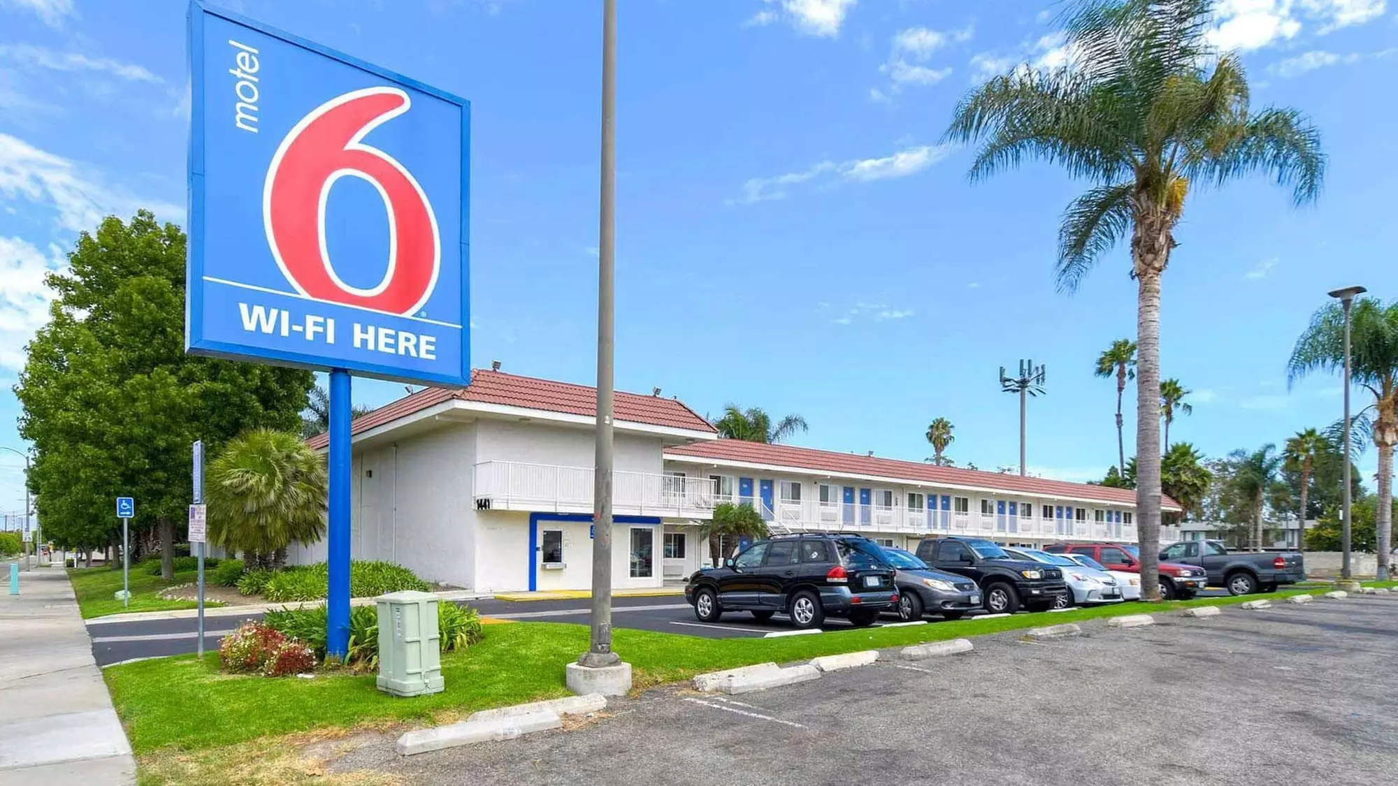 Motel 6 Costa Mesa, CA - Primary Image