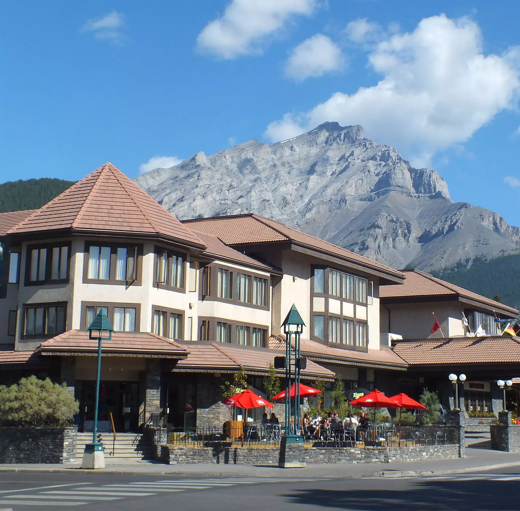 The Elk & Avenue Hotel - Primary Image