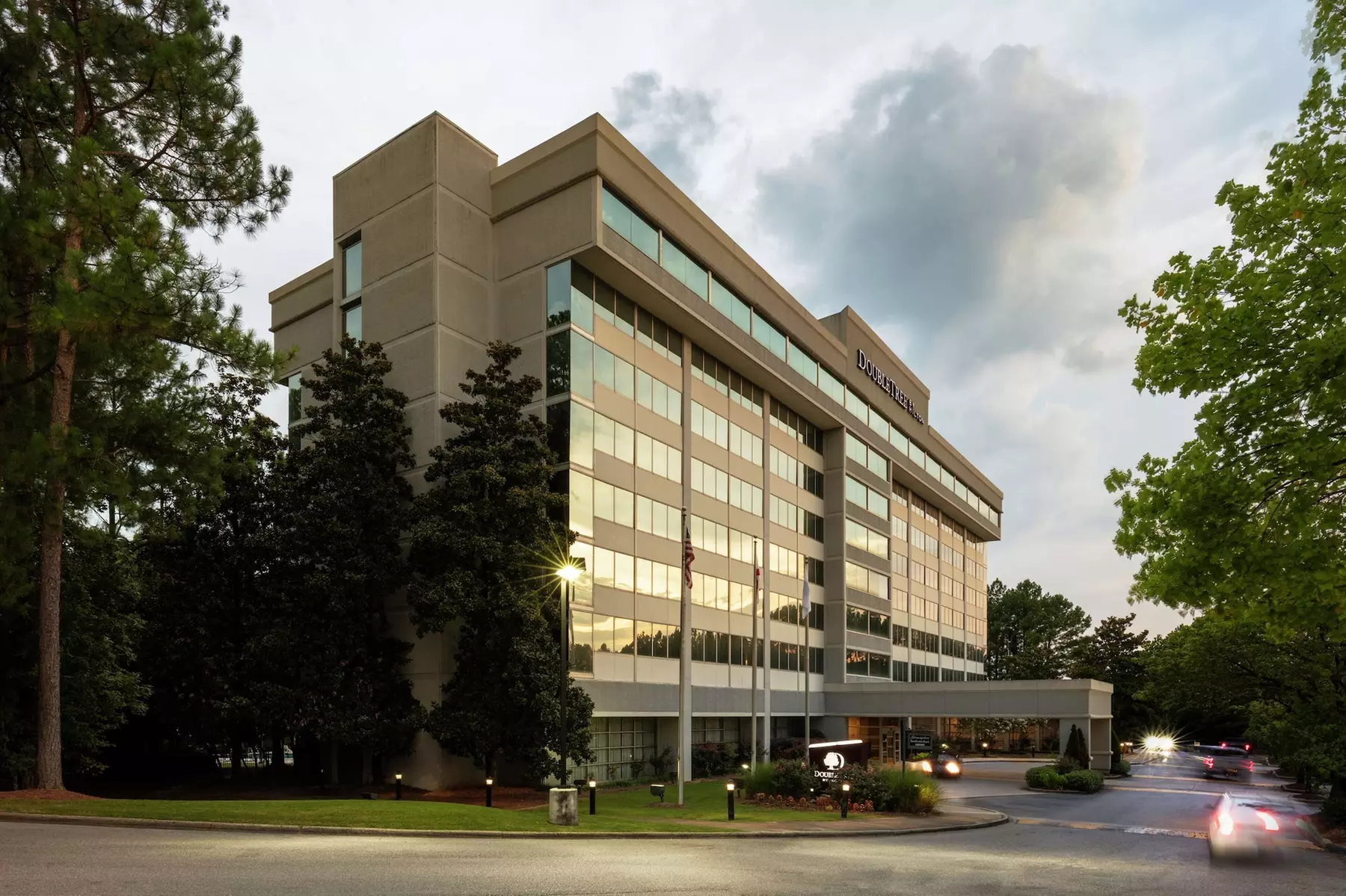 DoubleTree by Hilton Birmingham Perimeter Park - Primary Image