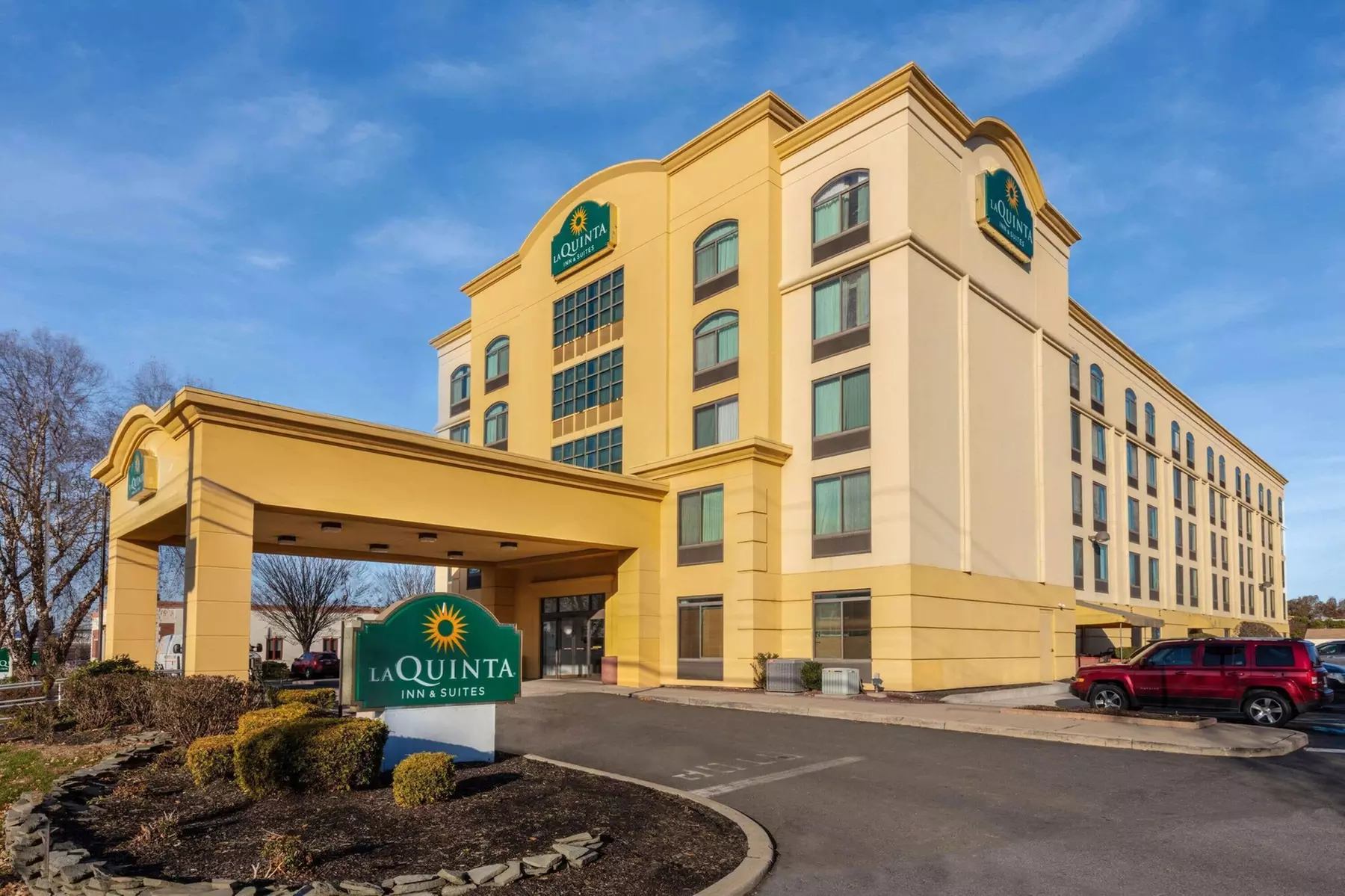 La Quinta Inn & Suites by Wyndham Garden City - Primary Image
