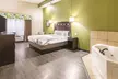La Quinta Inn & Suites by Wyndham Dallas Grand Prairie South - Second Medium