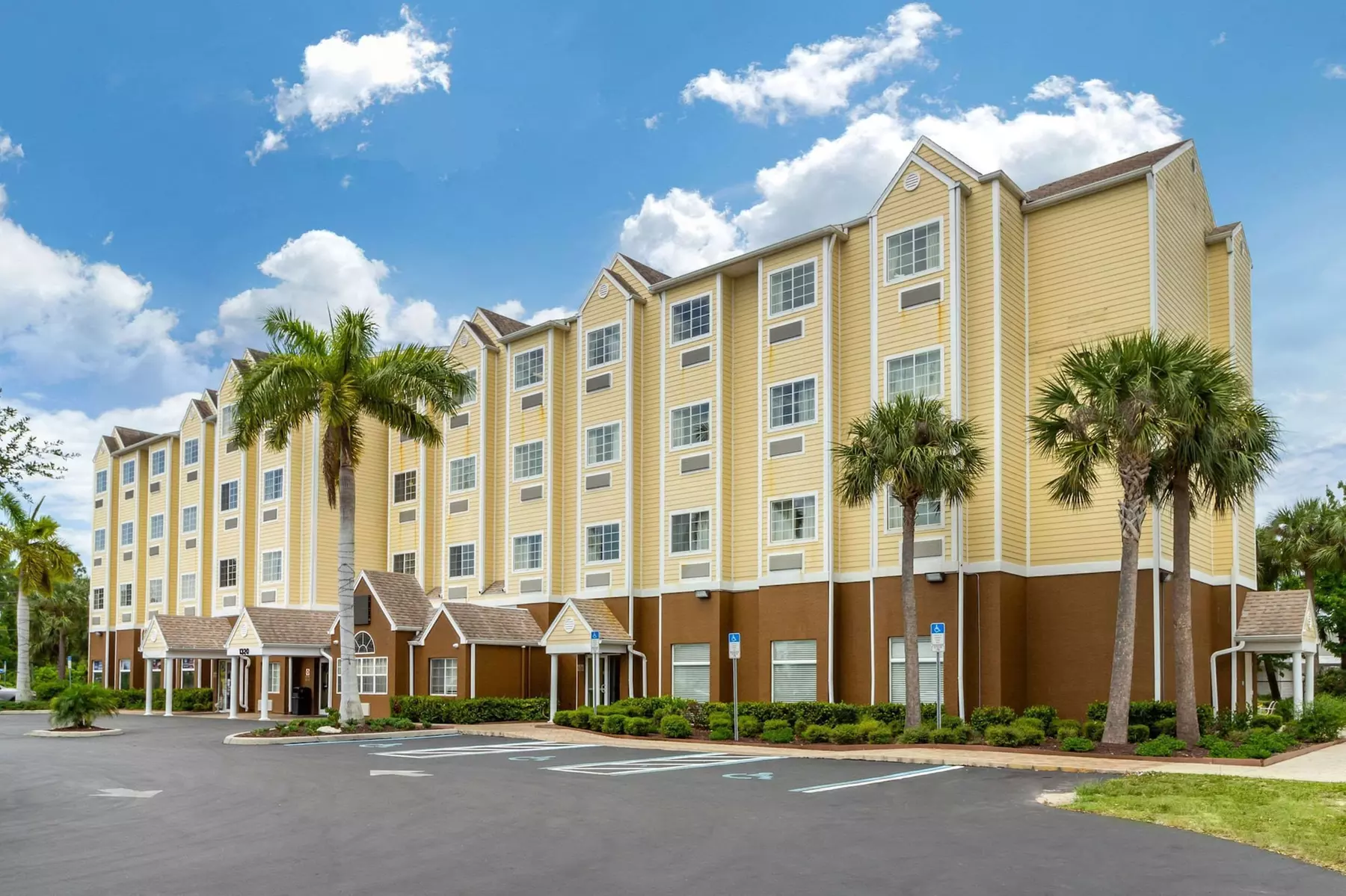 Quality Inn & Suites Lehigh Acres Fort Myers - Primary Image
