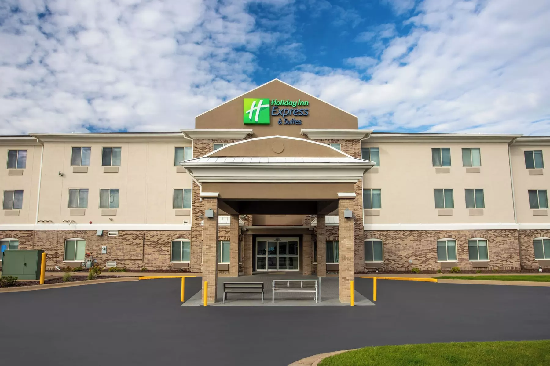 Holiday Inn Express Hotel & Suites Clinton by IHG - Primary Image
