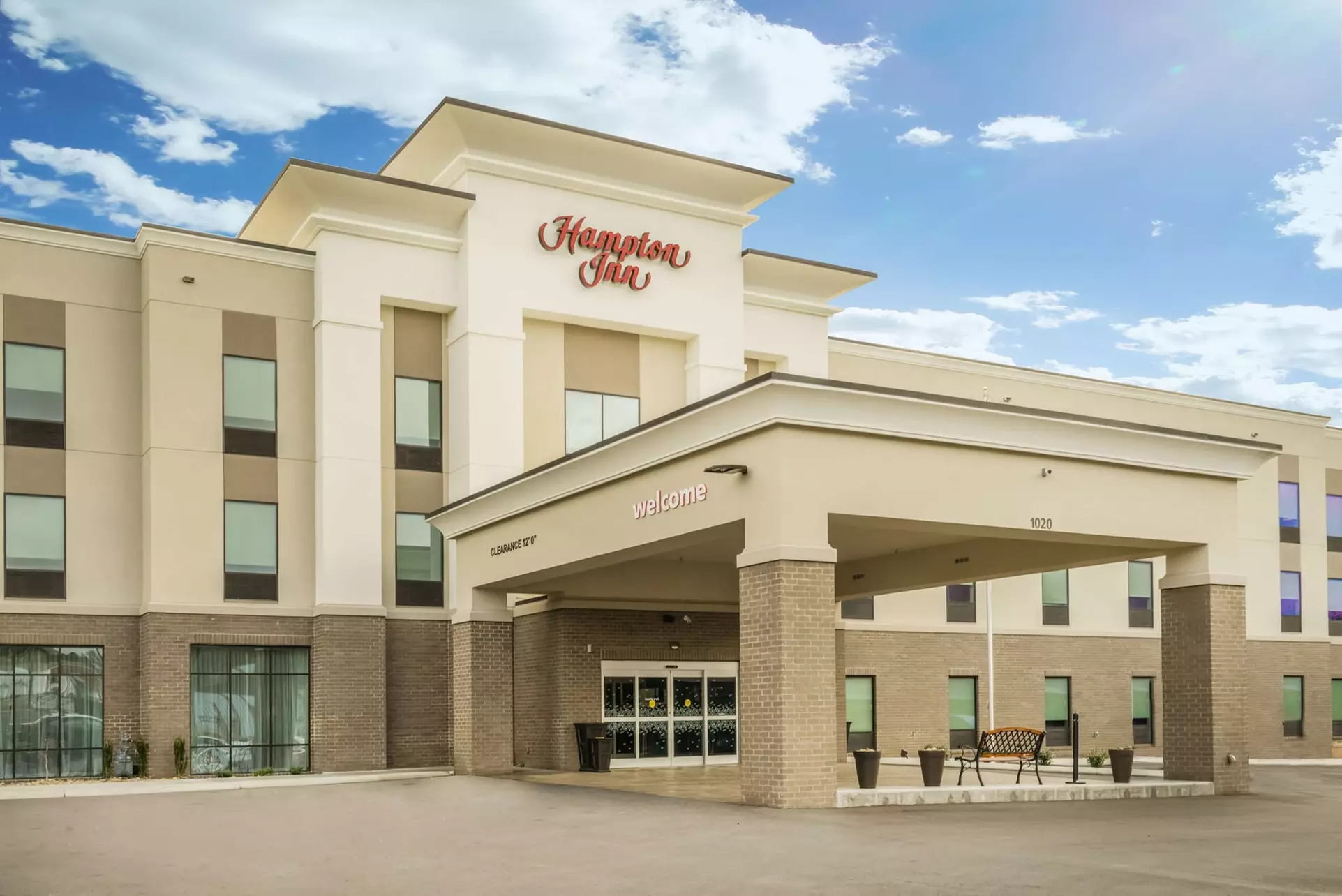 Hampton Inn Newport - Primary Image