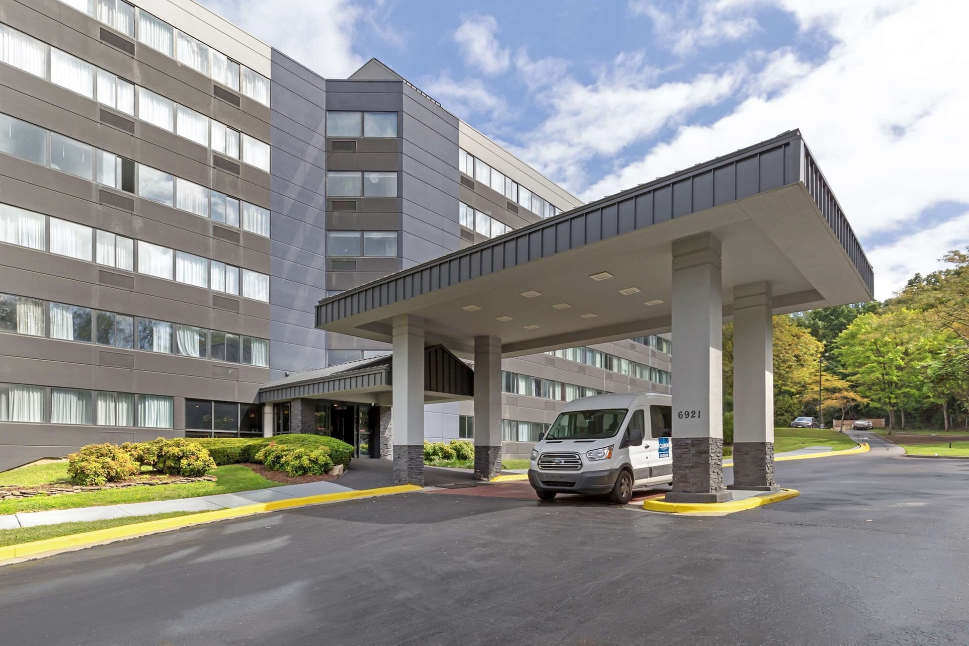 Clarion Hotel & Suites BWI Airport North