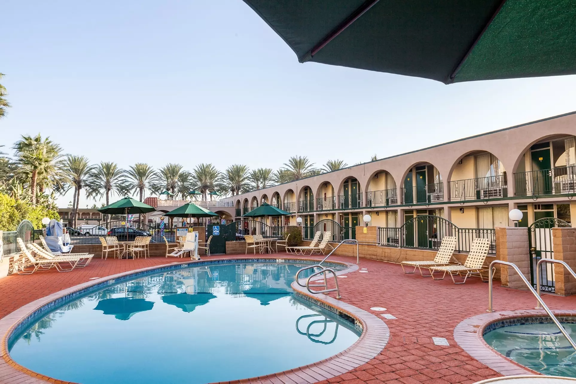 Kings Inn Anaheim at the Park & Convention Center - Primary Image