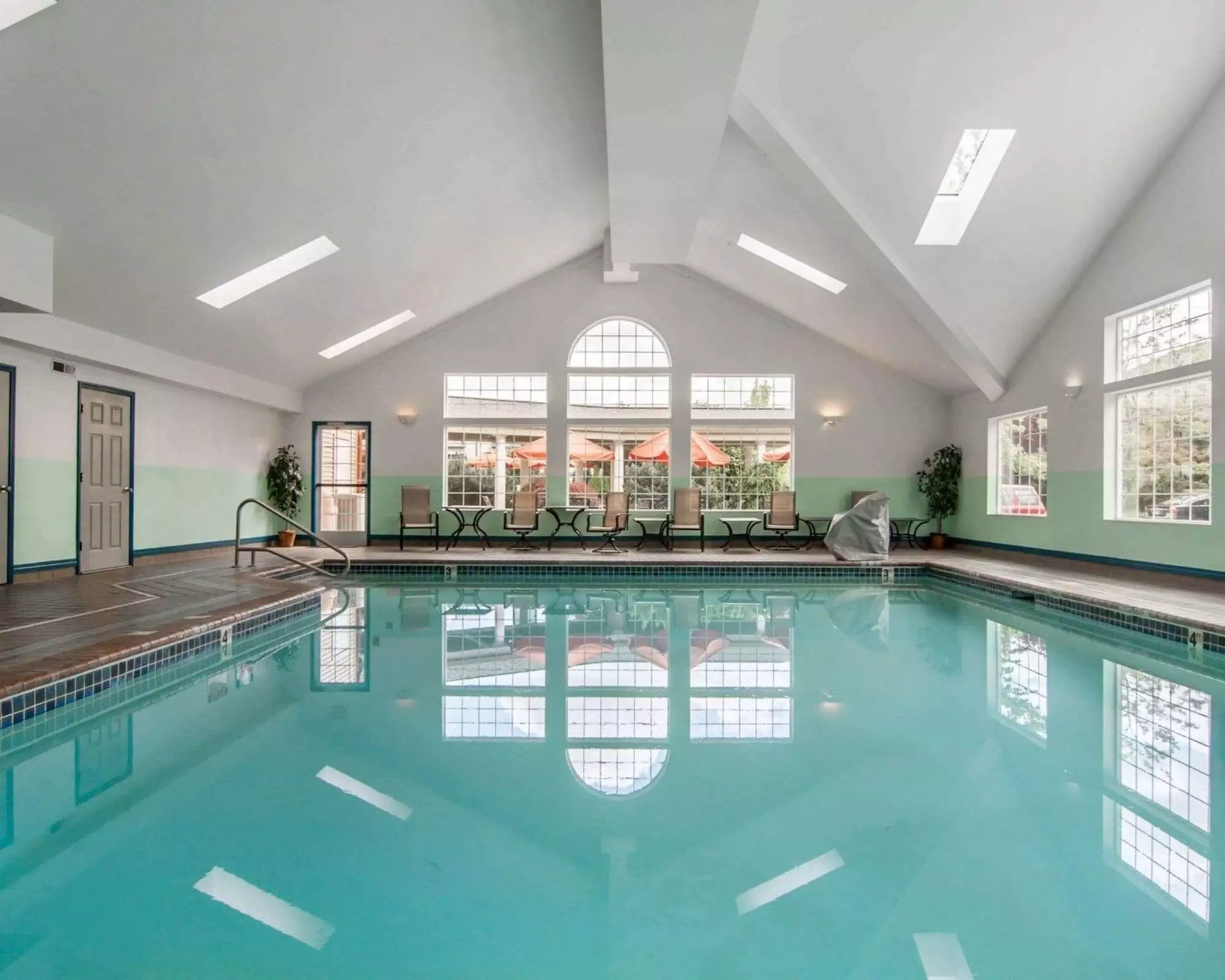 Comfort Suites - Primary Image