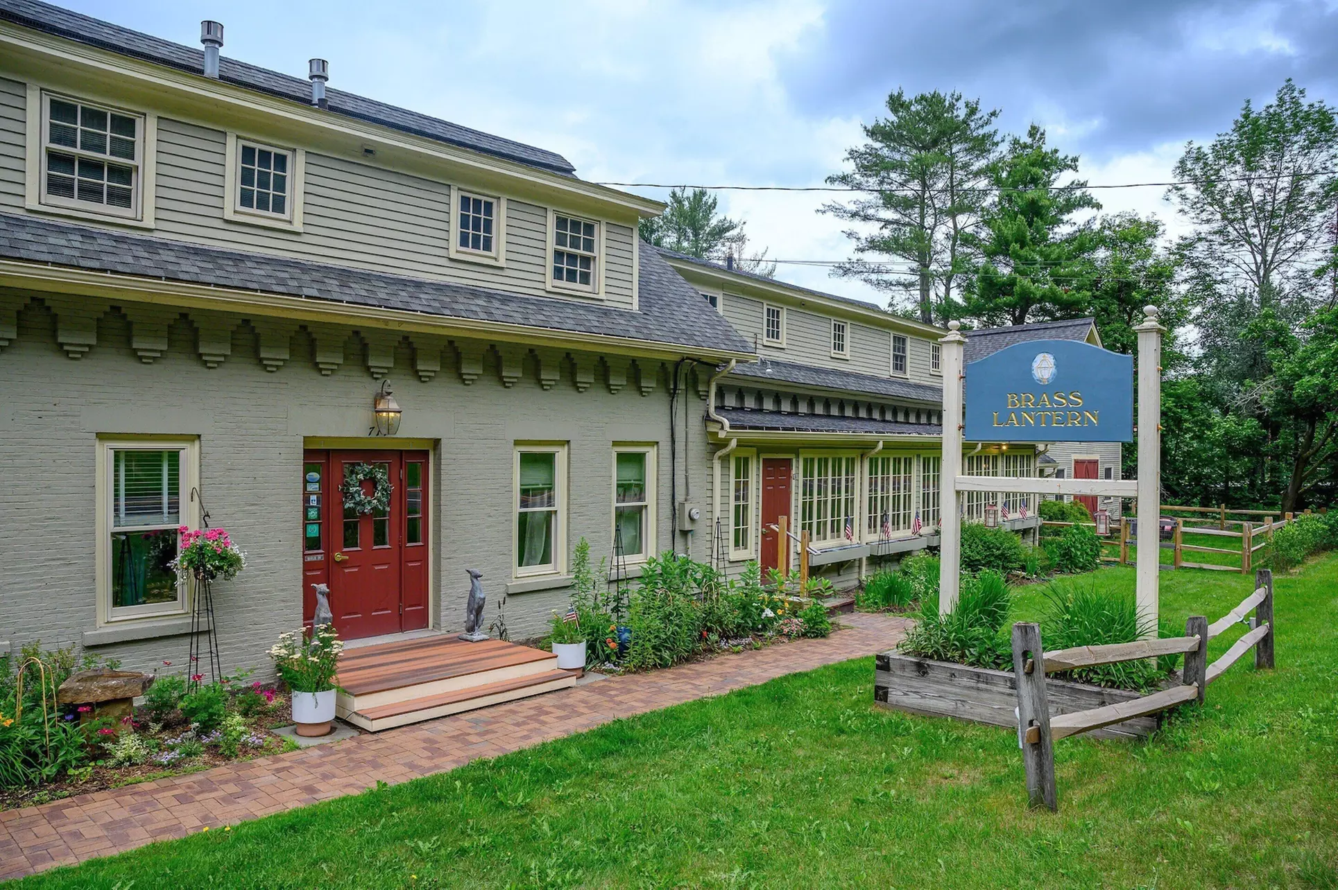 Brass Lantern Inn - Primary Image