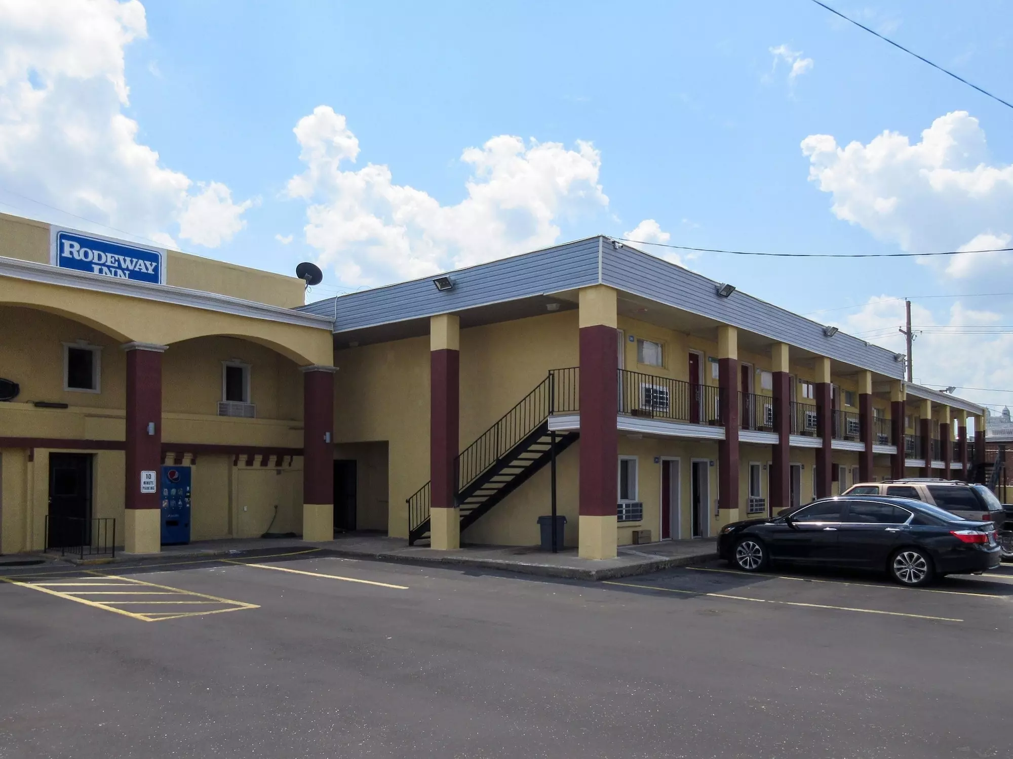 Rodeway Inn - Primary Image