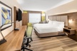 Holiday Inn Express Ft. Lauderdale Cruise-Airport by IHG - Second Medium