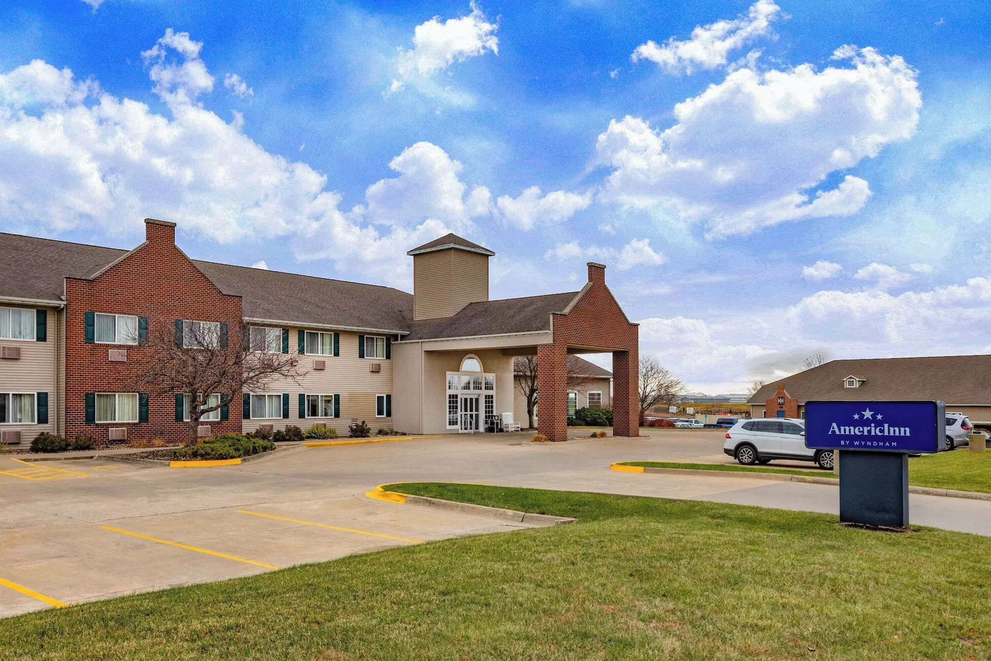 AmericInn by Wyndham Pella - Primary Image