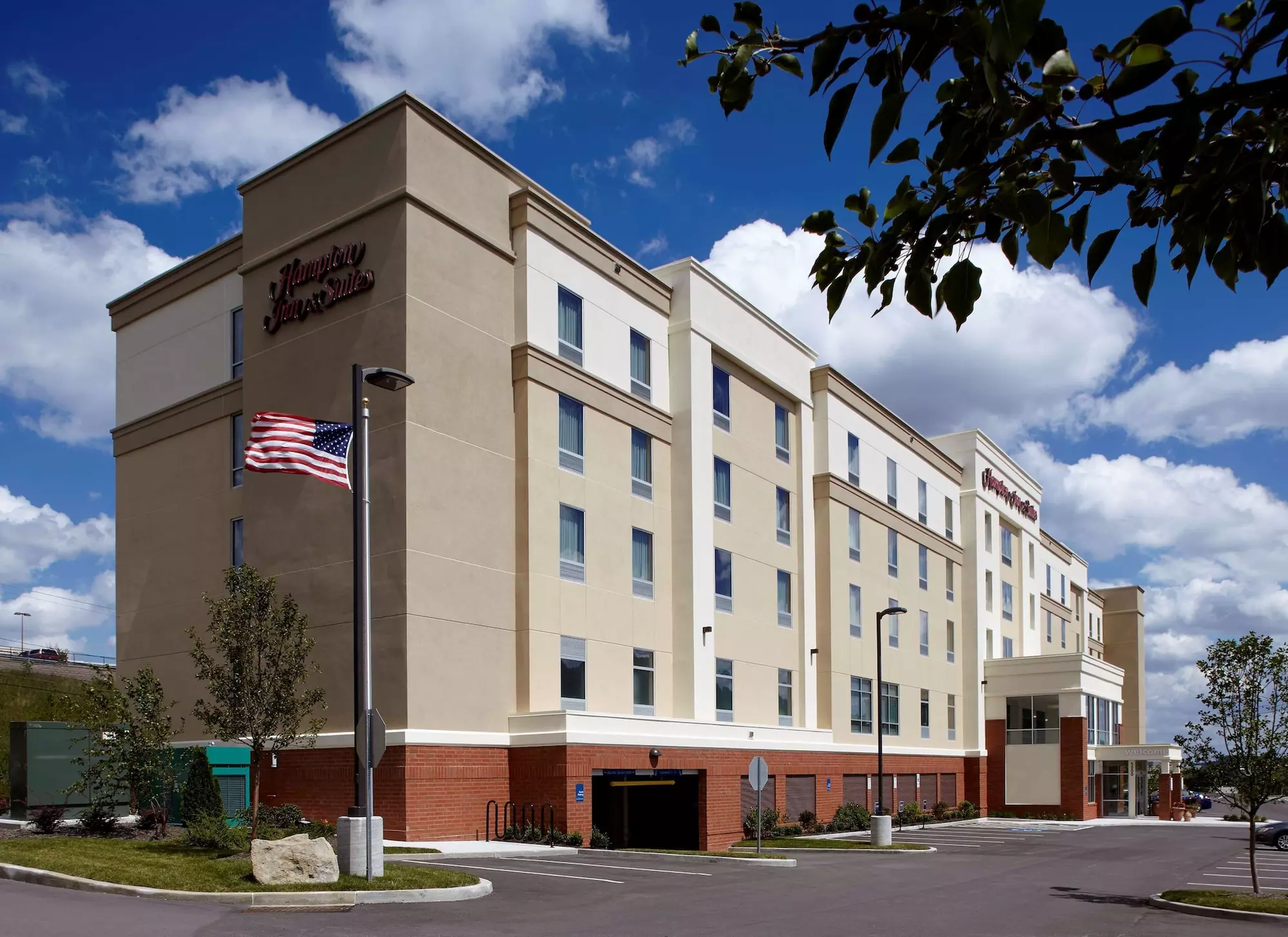 Hampton Inn & Suites Pittsburgh Airport South–Settlers Ridge - Primary Image
