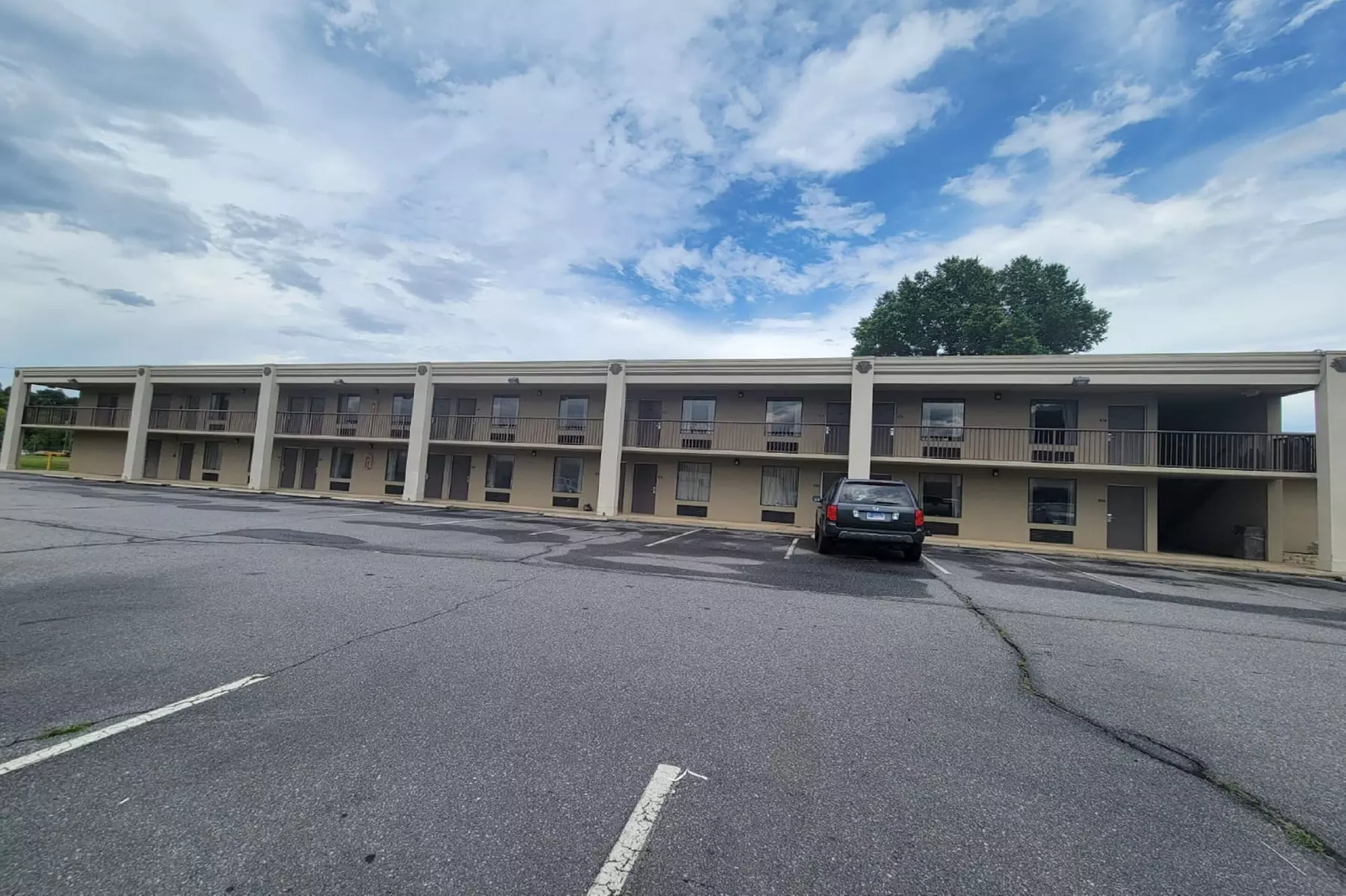 Red Roof Inn & Suites Wilkesboro - Primary Image