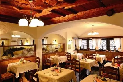 SCHLOSSHOTEL - Second Medium
