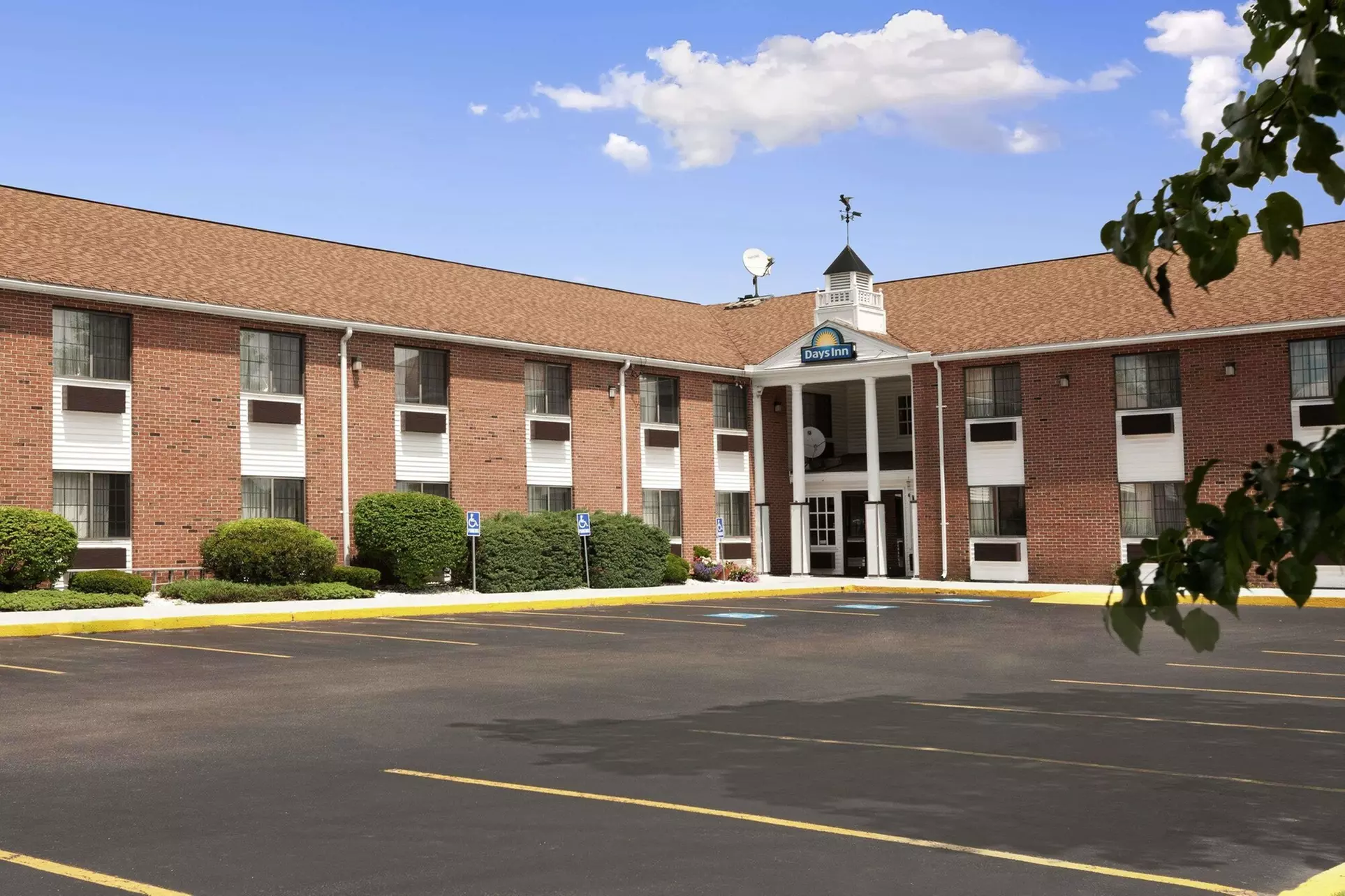 Days Inn by Wyndham Keene NH - Primary Image