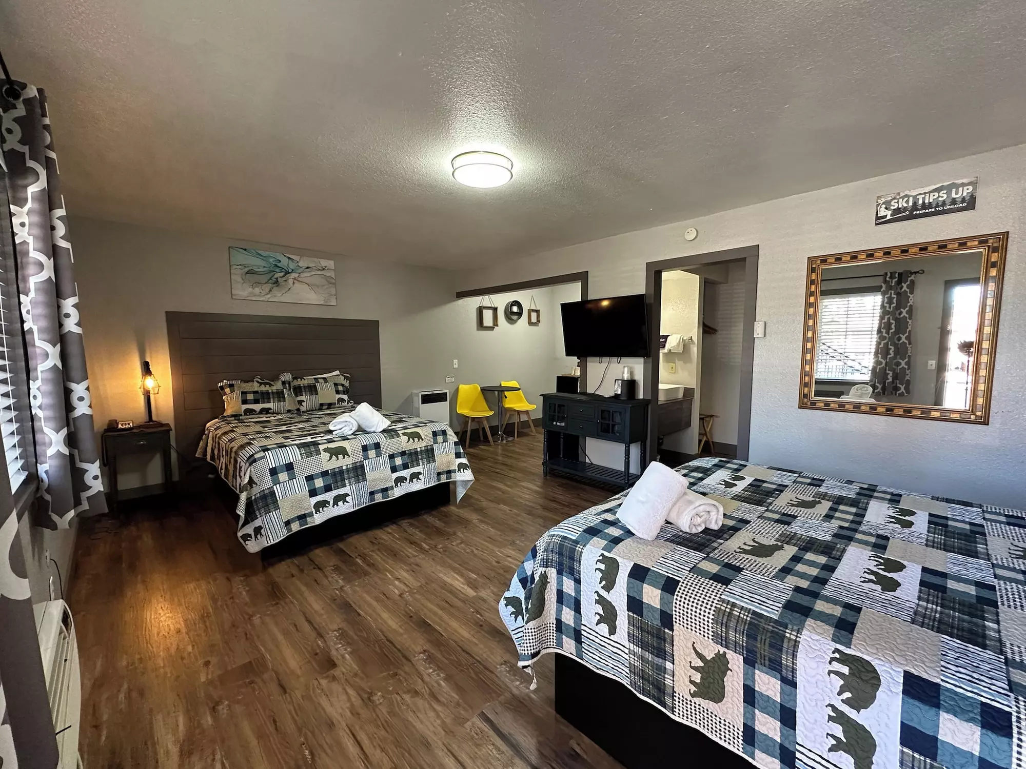 Lake Ridge Hotel - Primary Image