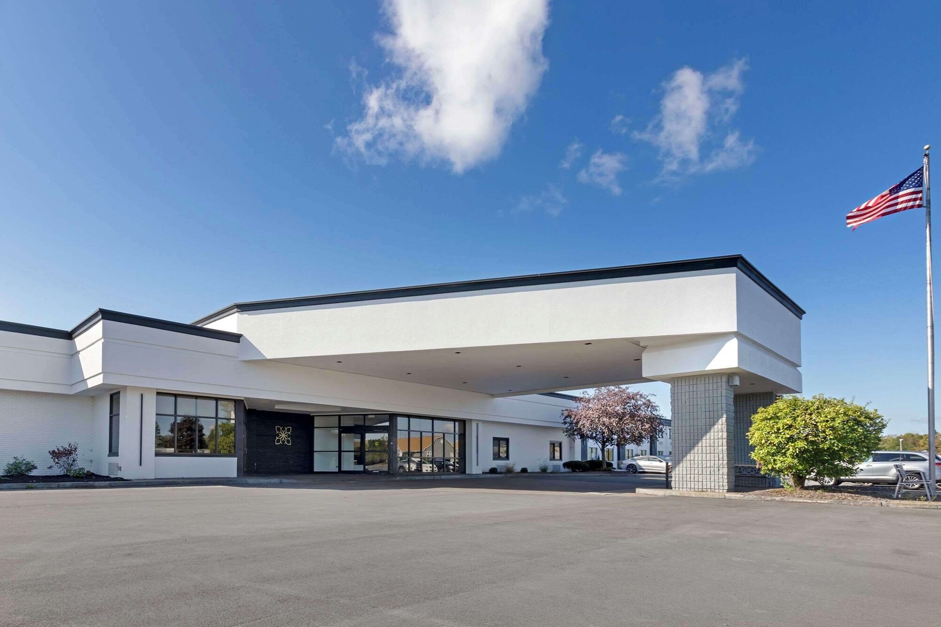 The Lux Hotel & Conference Center, an Ascend Collection Hotel