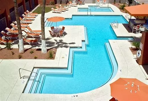 3 Palms - Primary Image