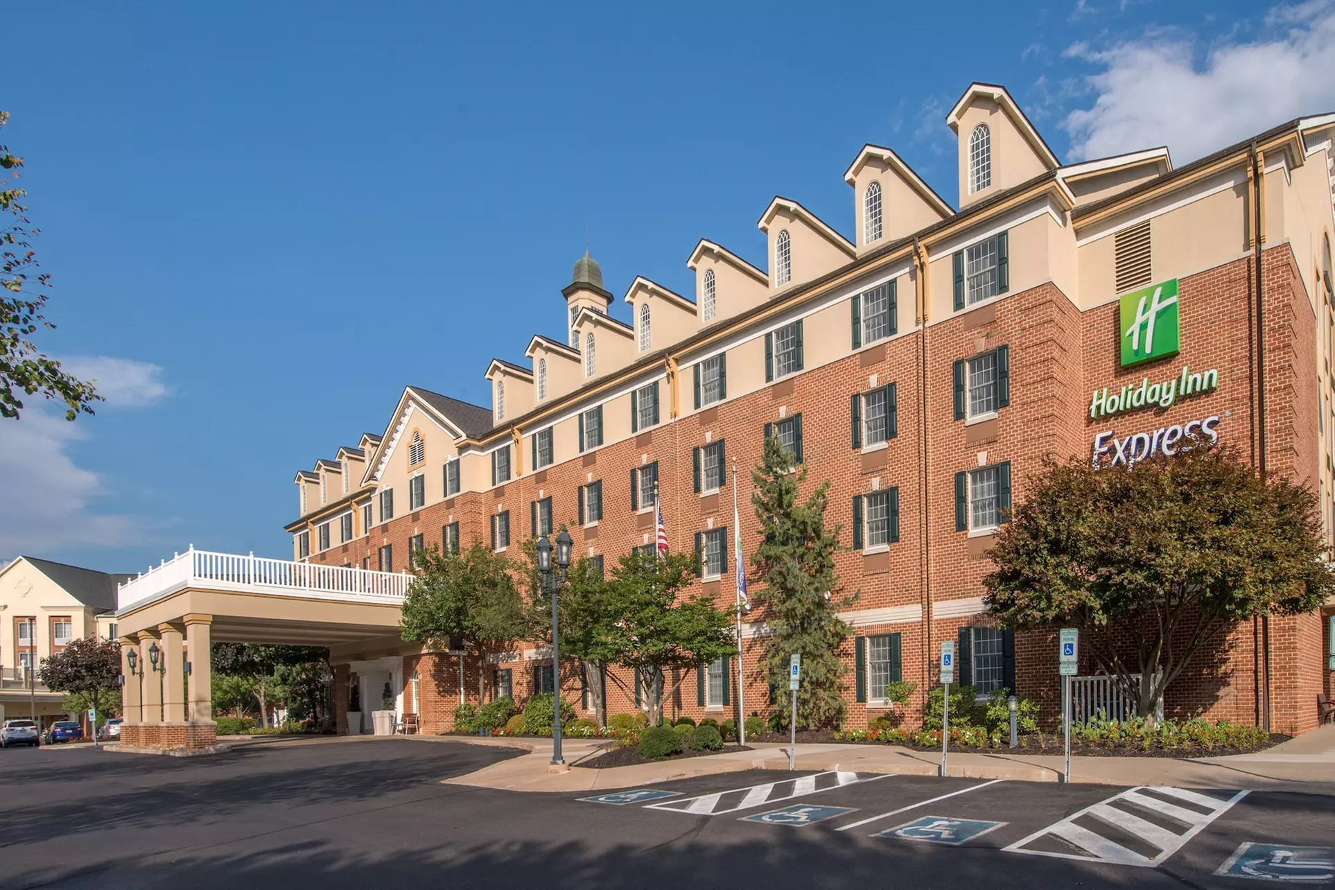 Holiday Inn Express State College at Williamsburg Square by IHG - Primary Image