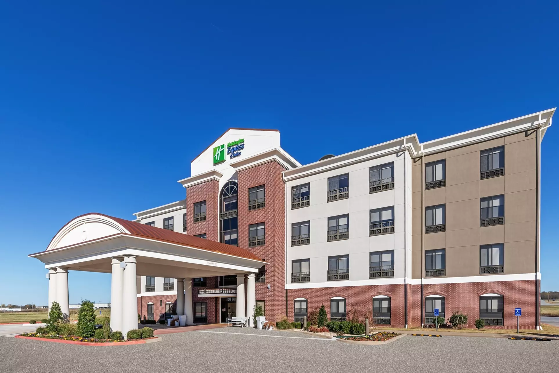 Holiday Inn Express Hotel and Suites Pryor by IHG - Primary Image