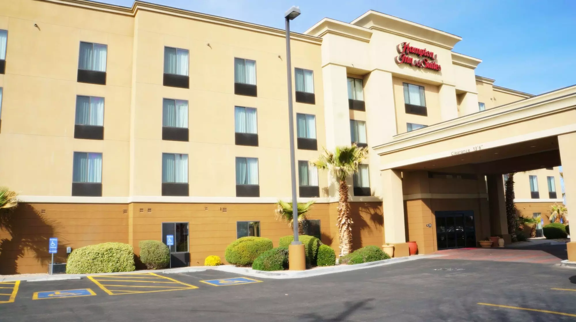 Hampton Inn & Suites Kingman - Primary Image