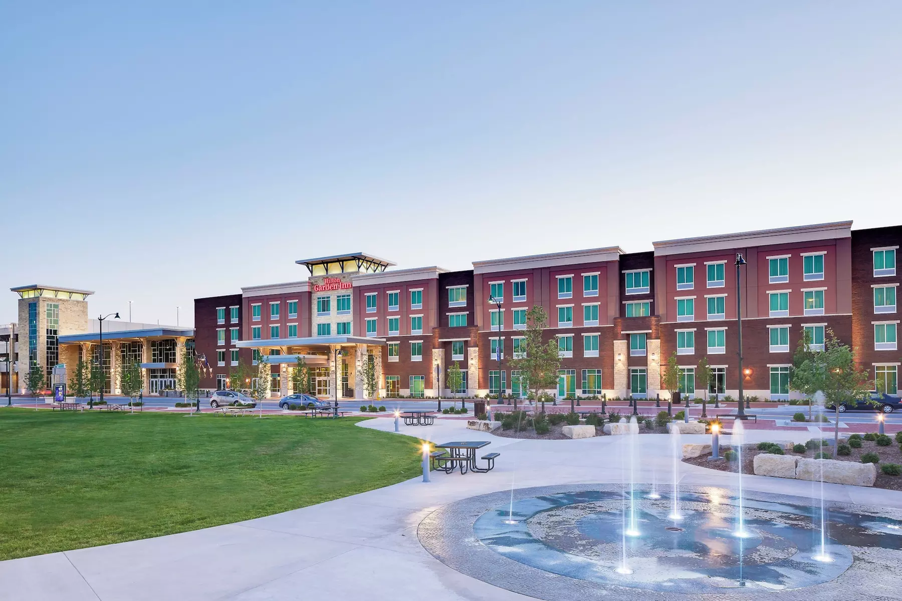 Hilton Garden Inn Manhattan - Primary Image