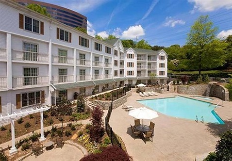 hotel indigo atlanta college park address