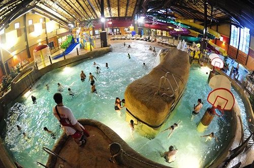 Red Jacket Mountain View and Indoor Water Park | North Conway