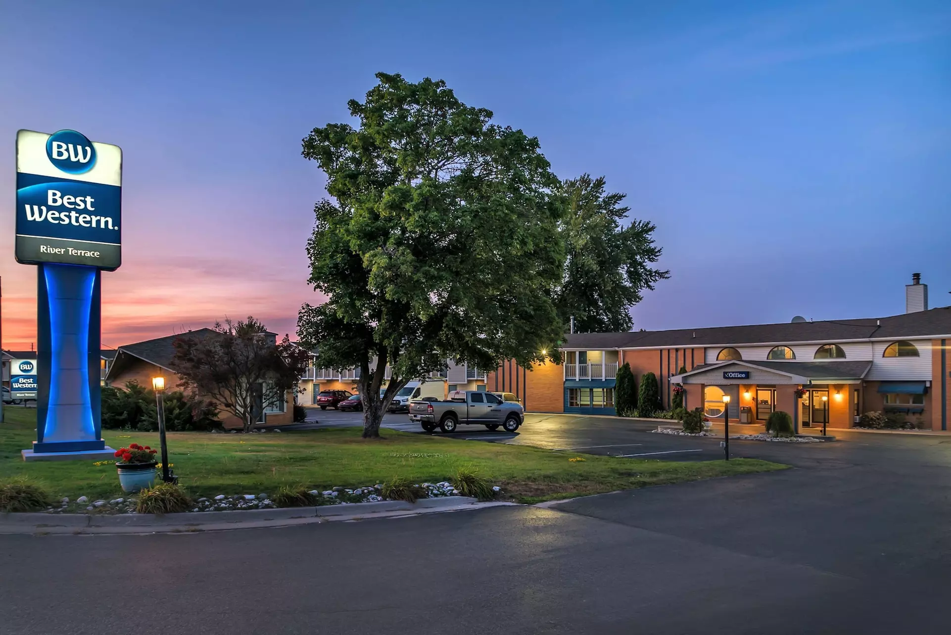 Best Western River Terrace - Primary Image