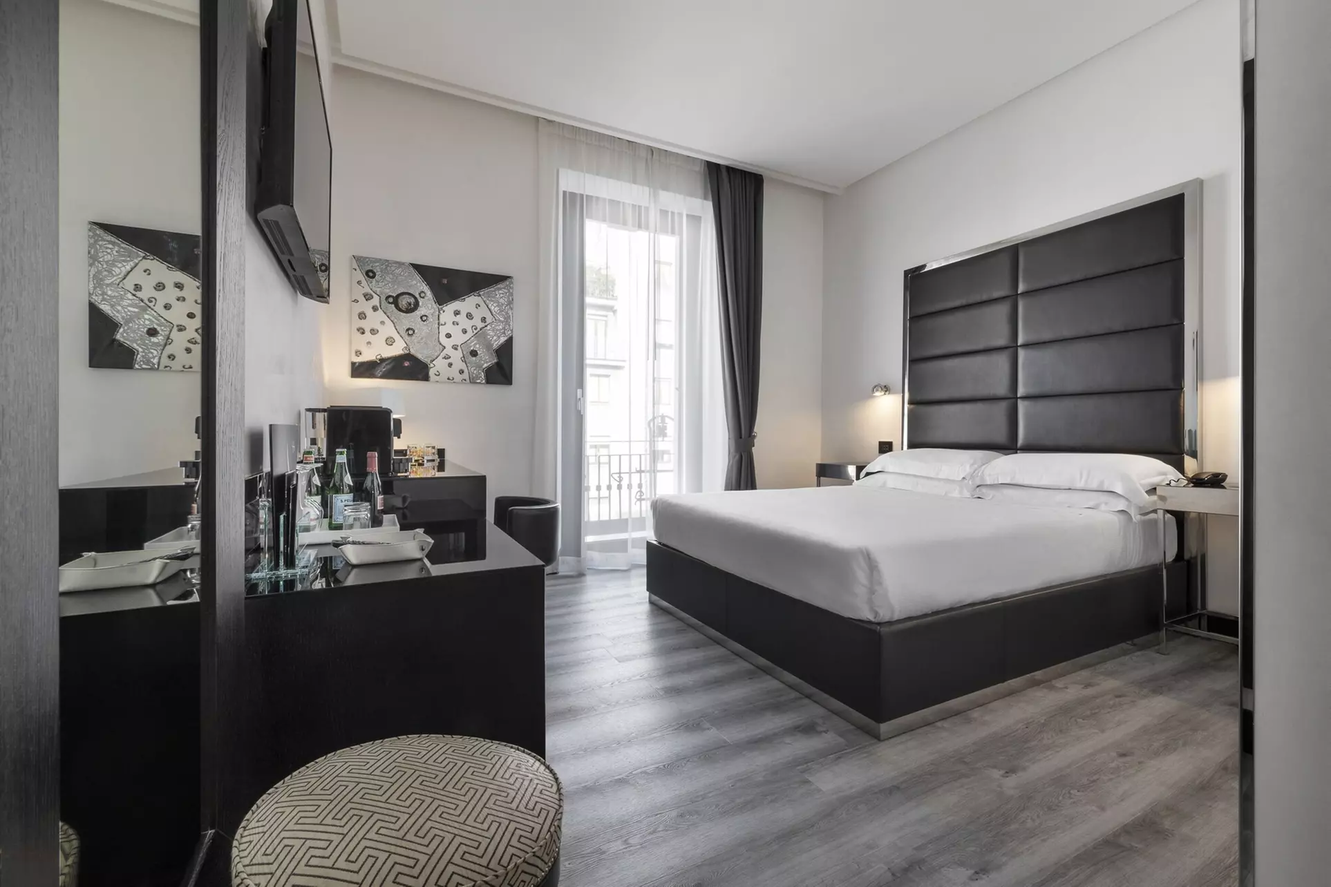 LHP Hotel Napoleon - Primary Image