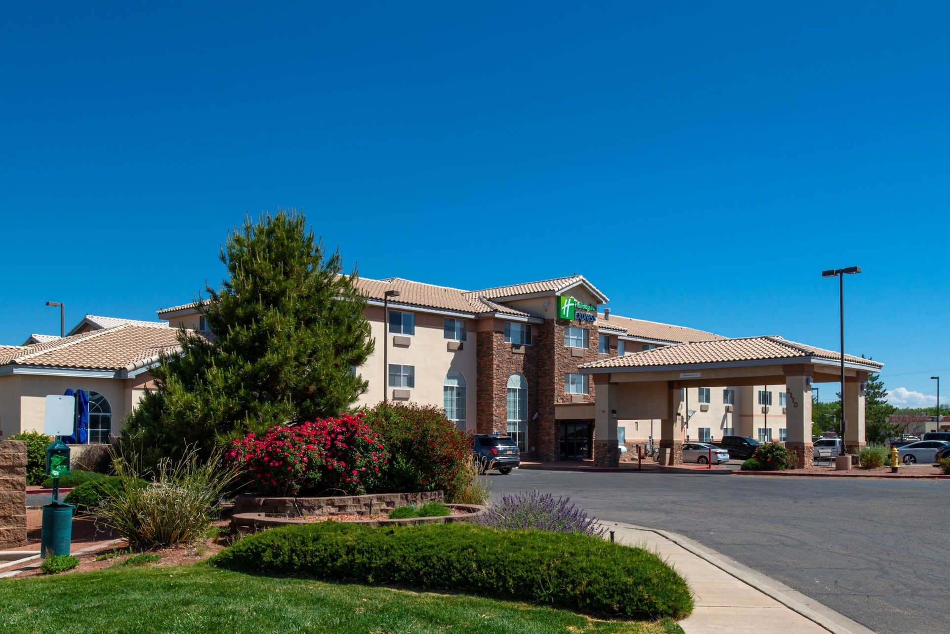 Holiday Inn Express Farmington - Bloomfield by IHG