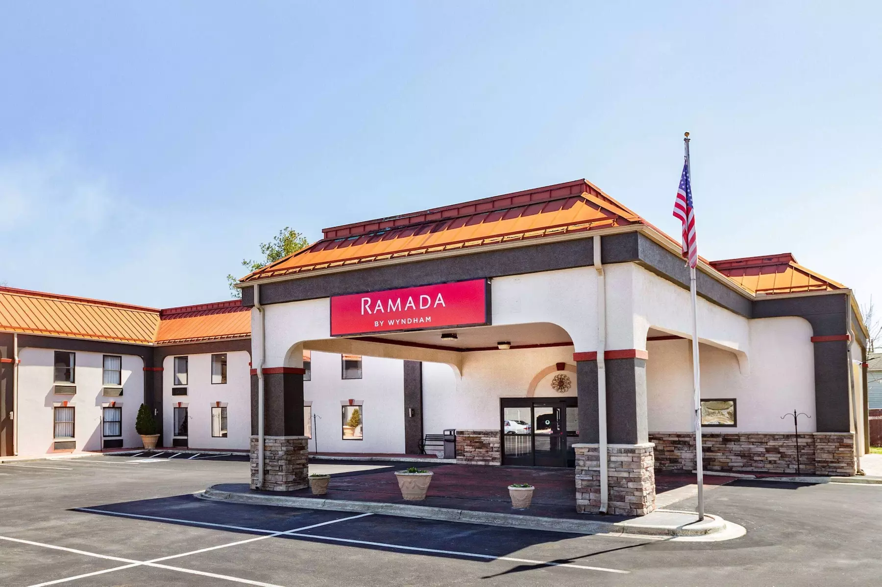 Ramada by Wyndham Hendersonville - Primary Image