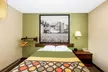 Super 8 by Wyndham Fairmont - Second Medium