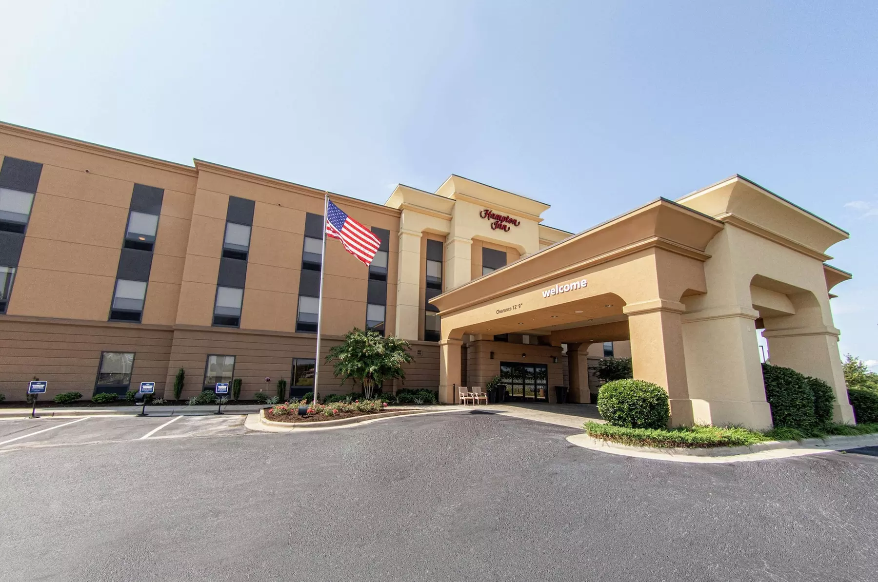 Hampton Inn Winfield - Primary Image