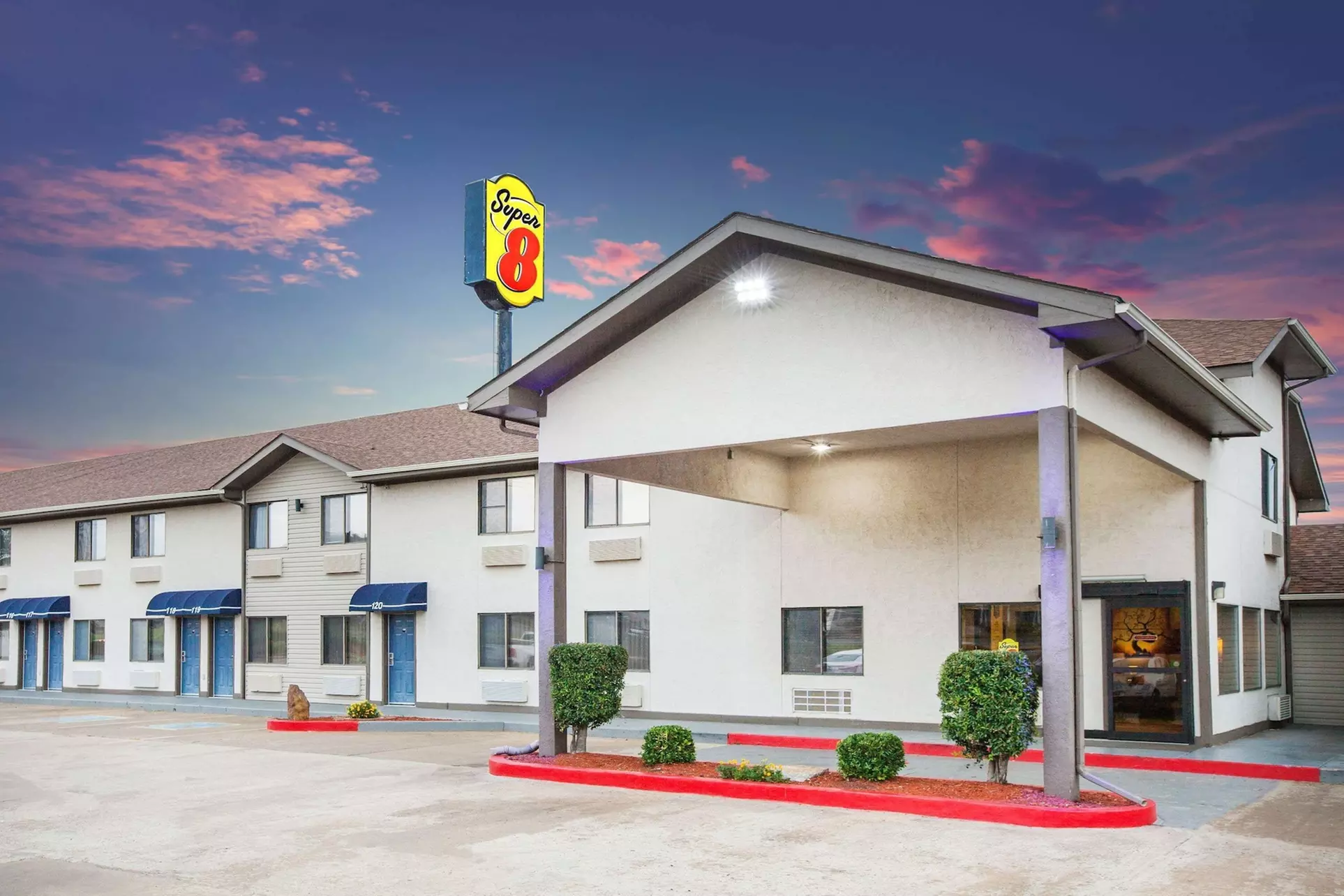 Super 8 by Wyndham Van Buren/Ft. Smith Area - Primary Image