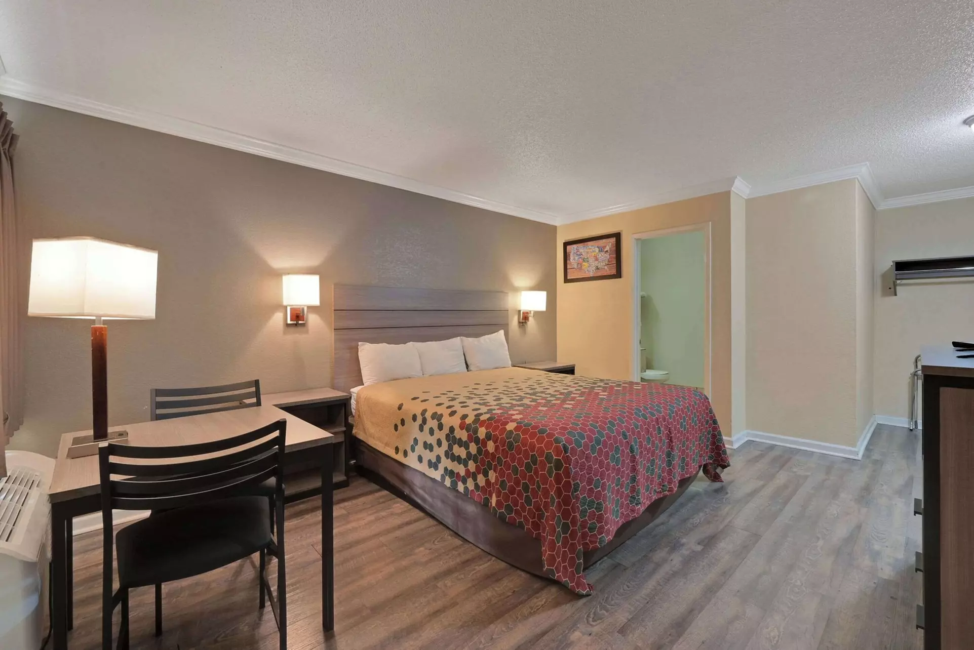 Econo Lodge Woodland near I-5 - Primary Image