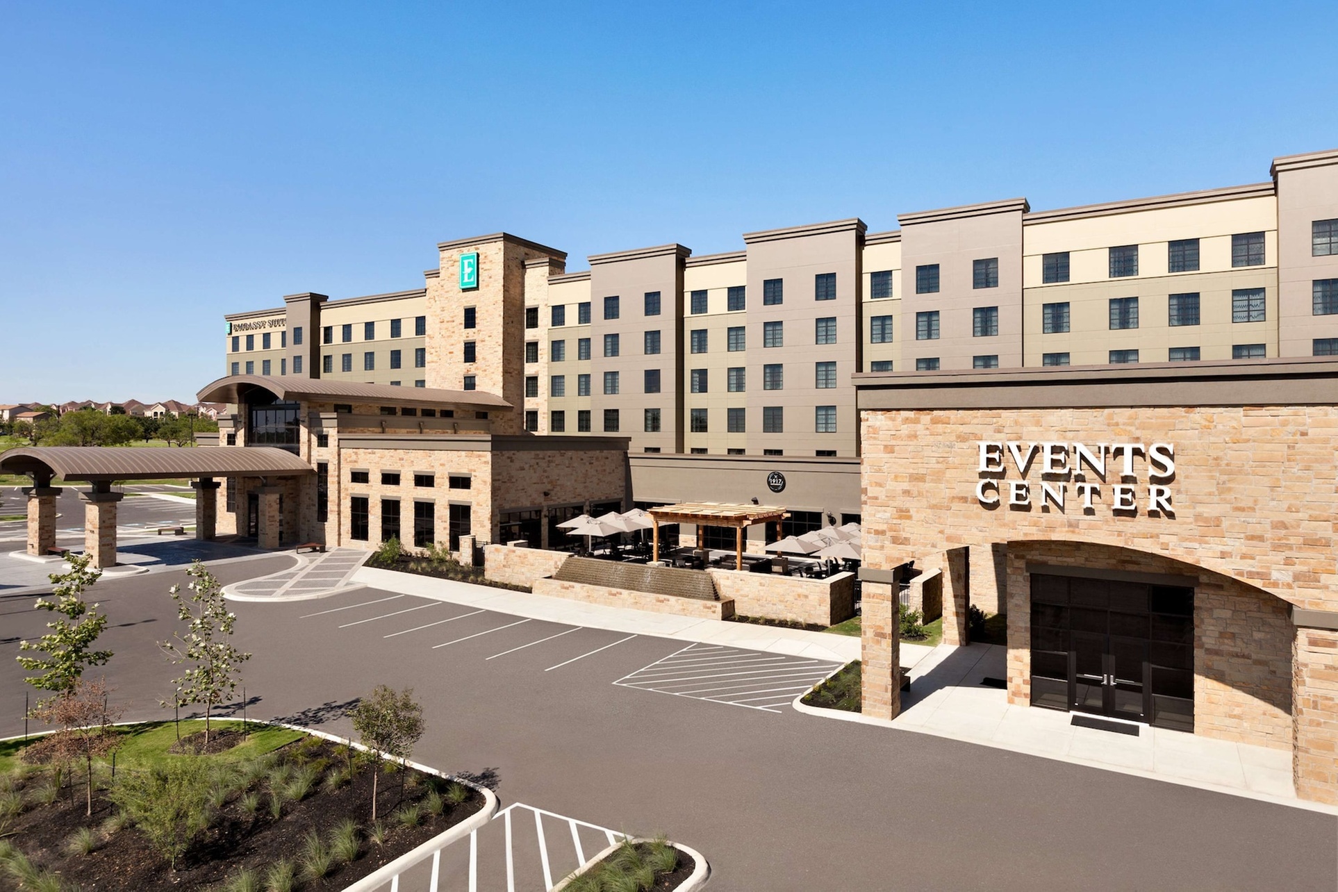 Embassy Suites by Hilton San Antonio Brooks Hotel & Spa