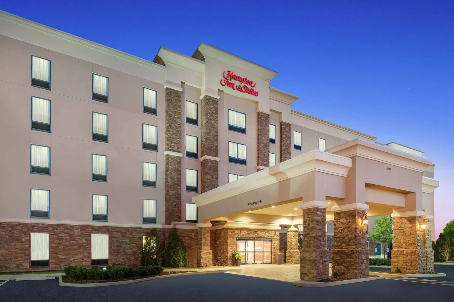 Hampton Inn & Suites Roanoke Airport - Primary Image