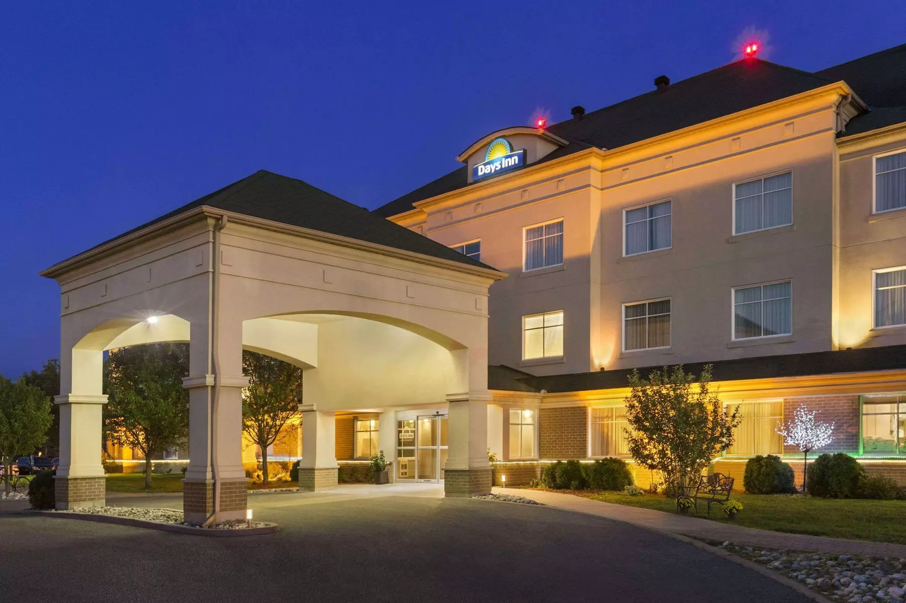 Days Inn by Wyndham Ottawa Airport - Primary Image