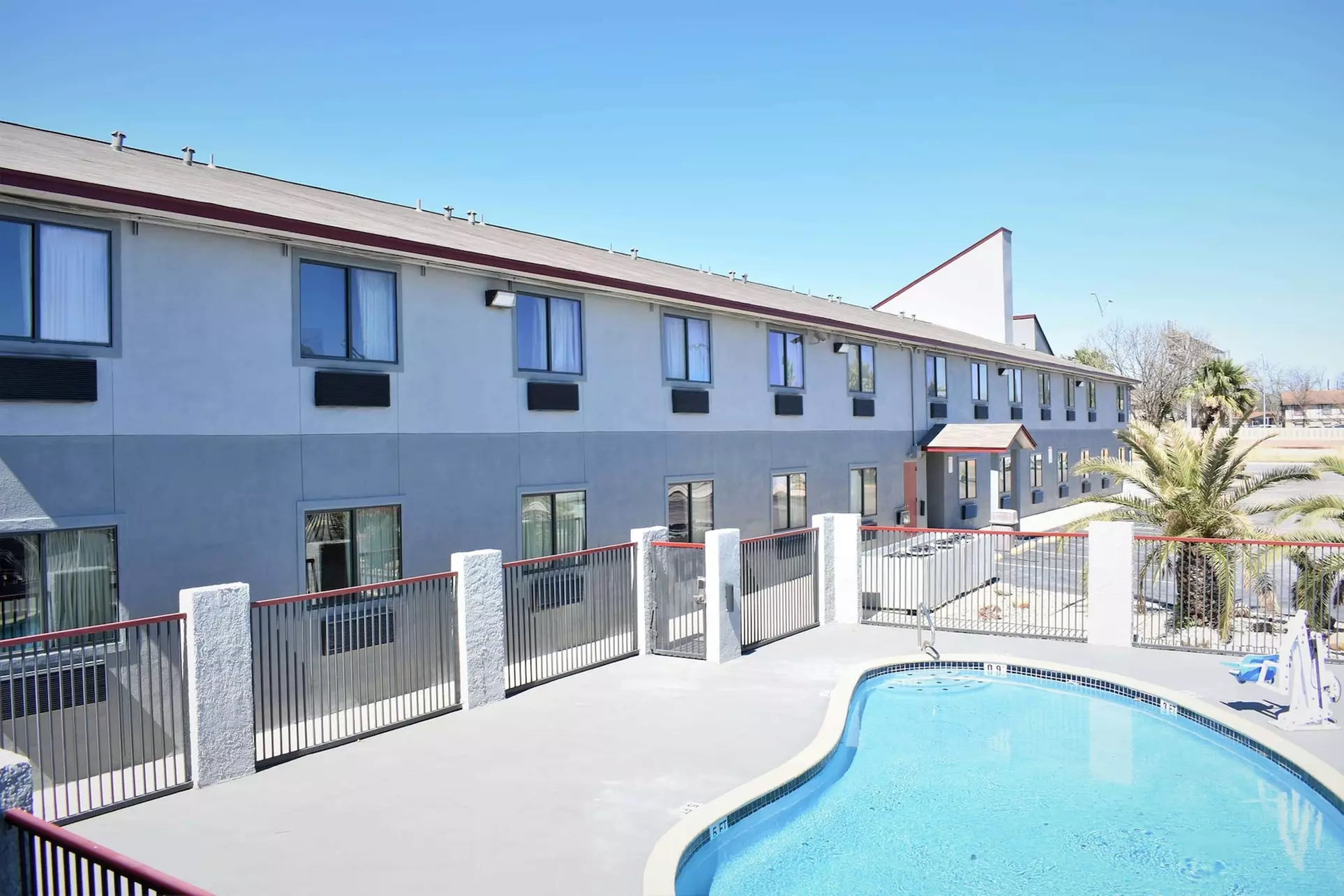 Super 8 by Wyndham New Braunfels I-35 - Primary Image