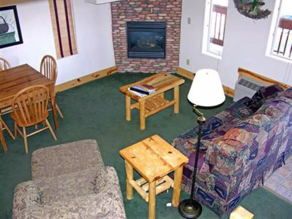 Eagle Fire Lodge & Cabins - Primary Image