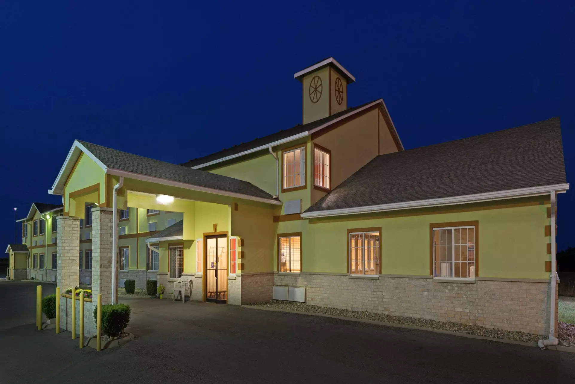 Days Inn by Wyndham Cameron - Primary Image