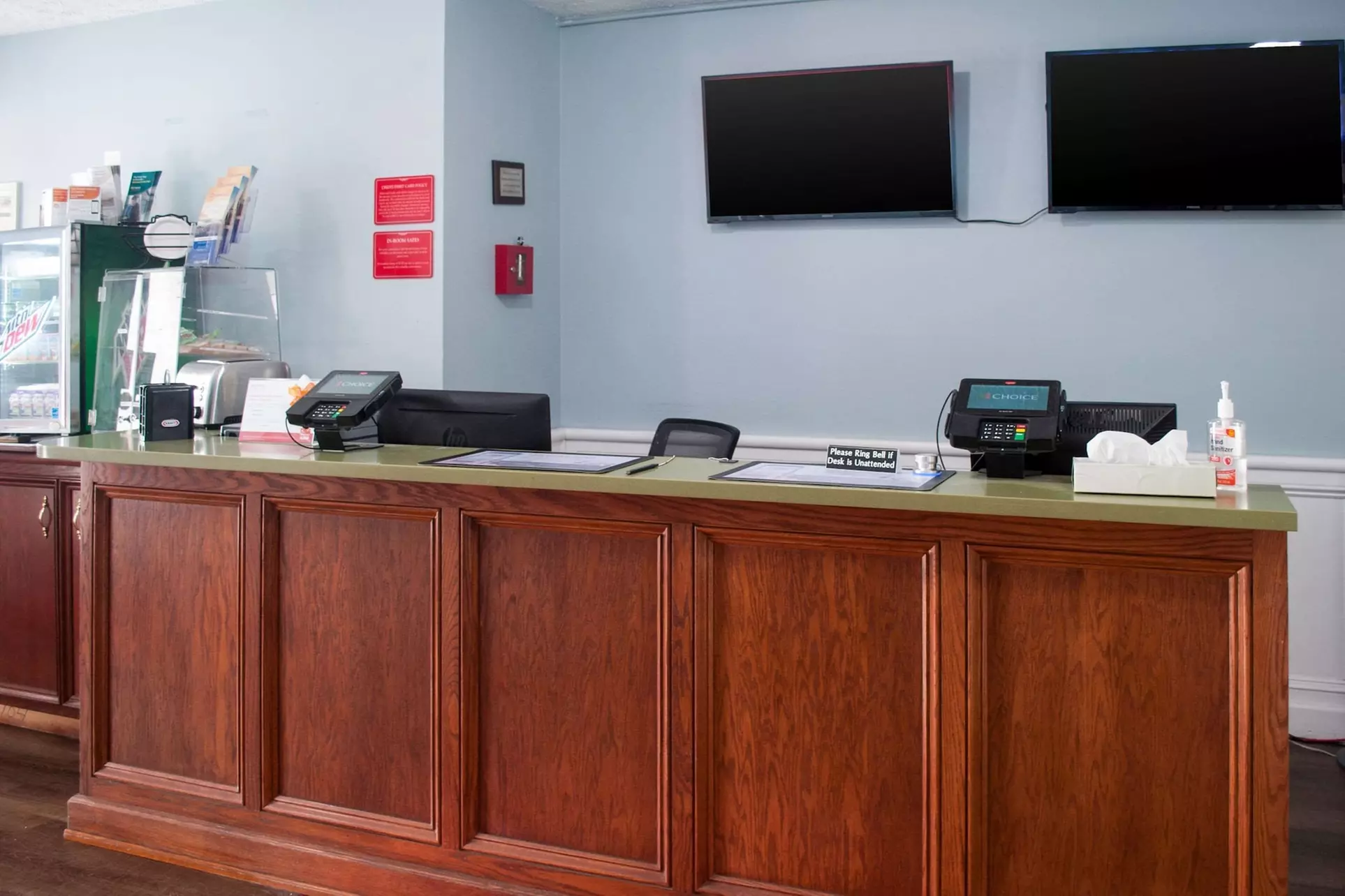 Econo Lodge Inn & Suites South - Primary Image