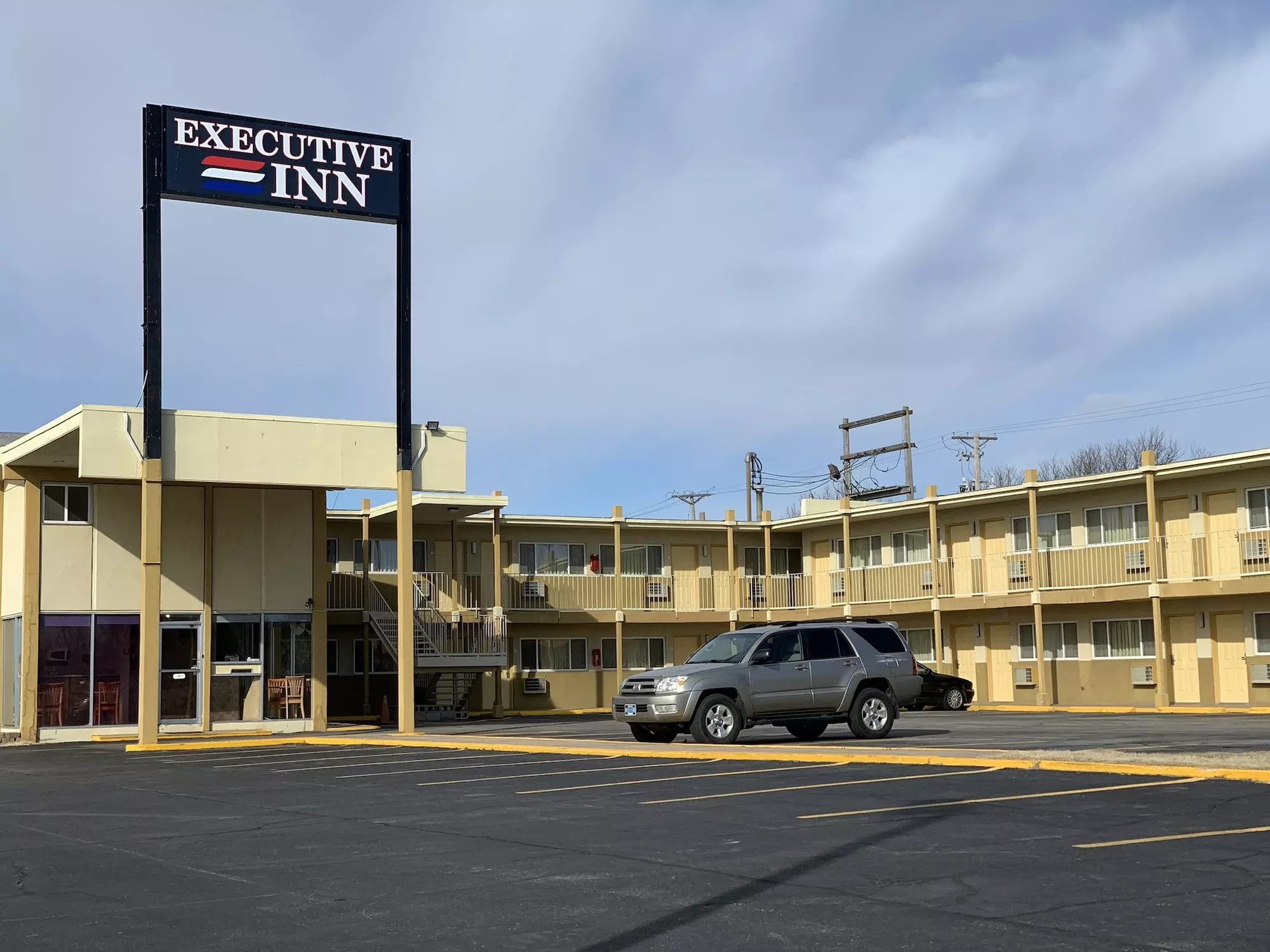 Executive Inn - Primary Image