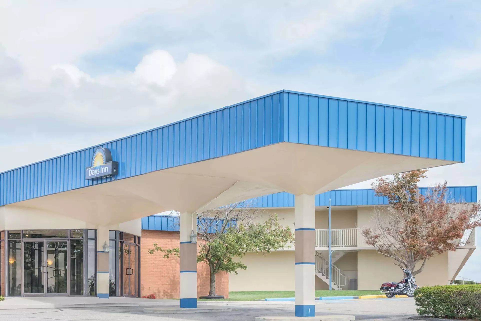 Days Inn by Wyndham St Clairsville - Primary Image