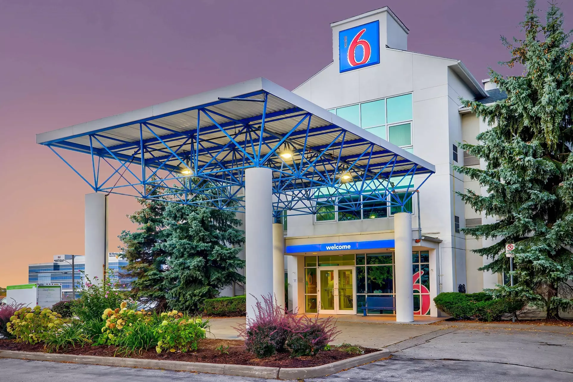 Motel 6 Burlington, ON - Toronto West - Oakville - Primary Image