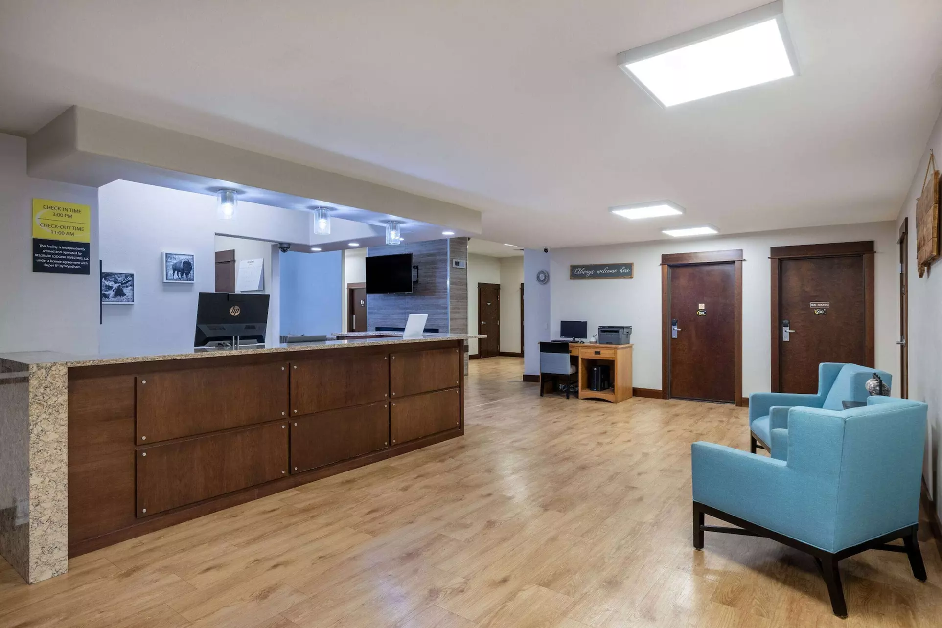 Super 8 by Wyndham Belgrade/Bozeman Airport - Primary Image